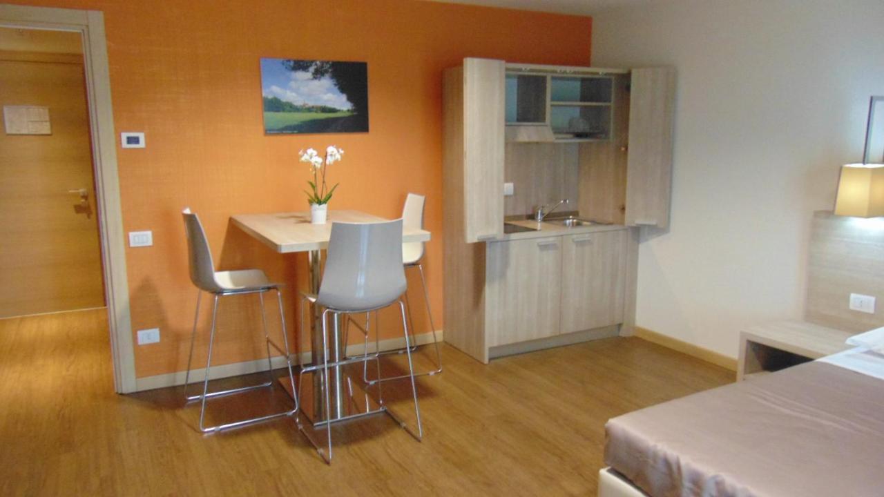 Turin Airport Hotel & Residence San Francesco al Campo Esterno foto