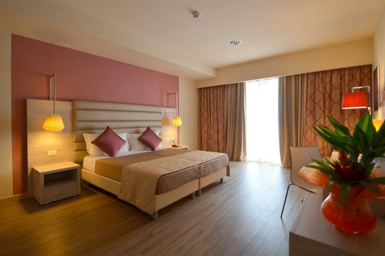 Turin Airport Hotel & Residence San Francesco al Campo Esterno foto