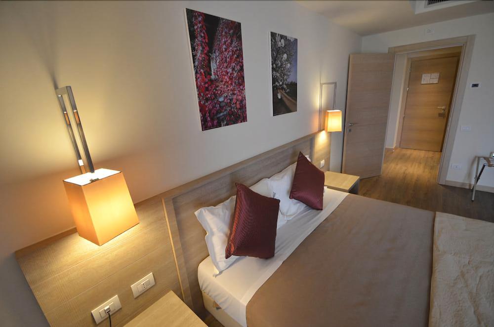 Turin Airport Hotel & Residence San Francesco al Campo Esterno foto