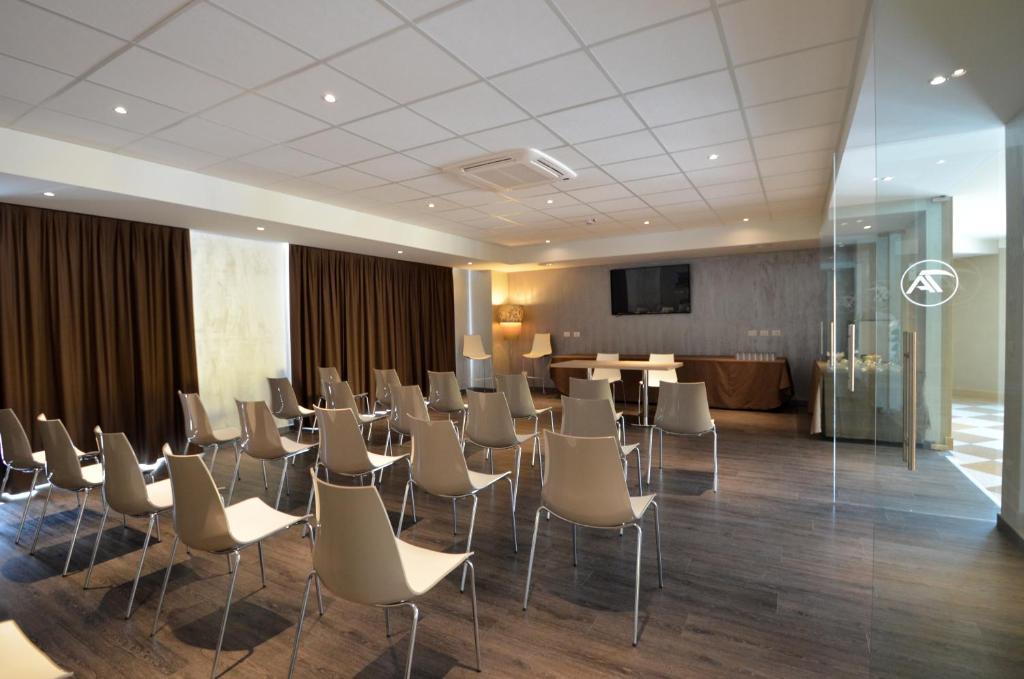 Turin Airport Hotel & Residence San Francesco al Campo Esterno foto